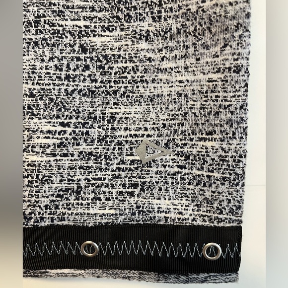 Ivivva (discontinued girls collection from Lululemon) infinity scarf🥰 - Picture 4 of 5